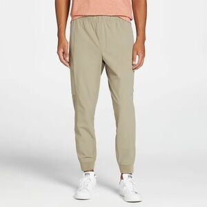 VRST Men's Limitless Cargo Slim Fit Jogger in Earl Grey Medium